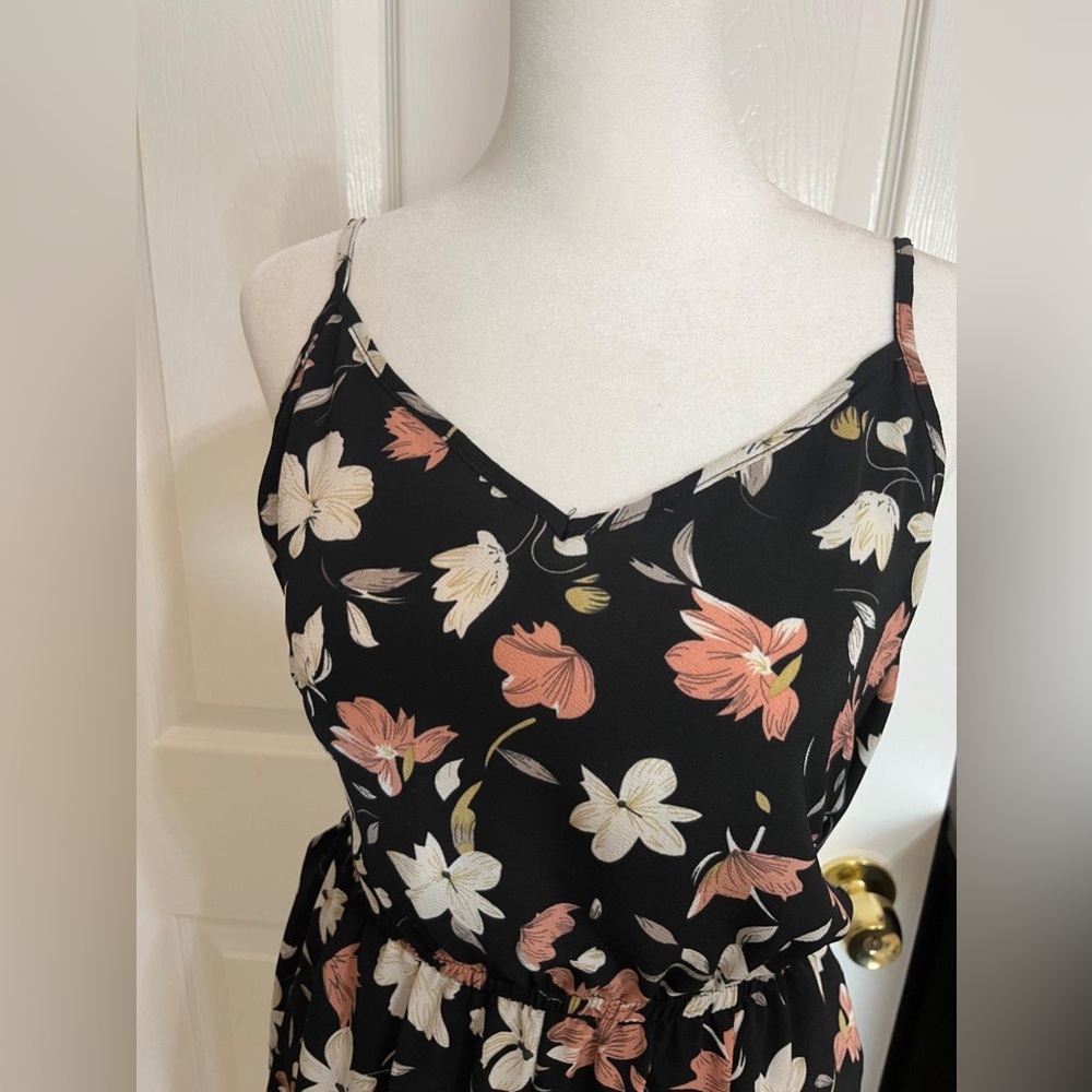 💙SHEIN Women Floral Print Cami Romper in Small Black and Pink - Picture 3 of 10